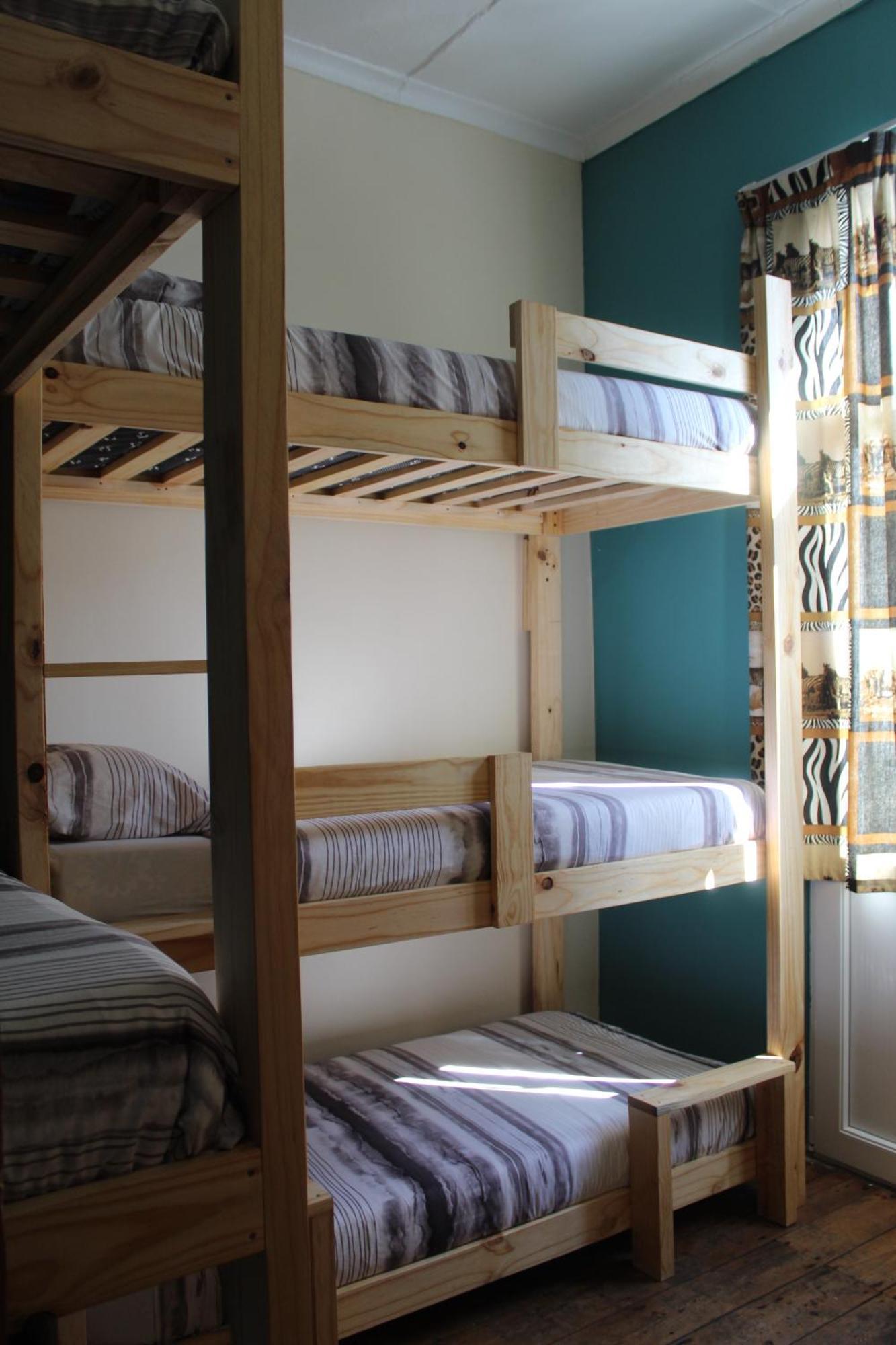 Urban Hive Backpackers Hostel *