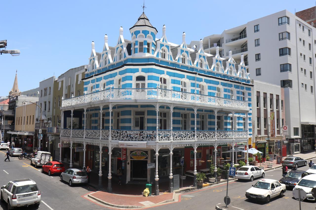 Urban Hive Backpackers * Cape Town